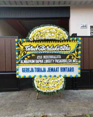 Papan Bunga Duka di Tandang