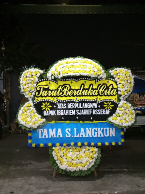 Papan Bunga Duka di Tandang